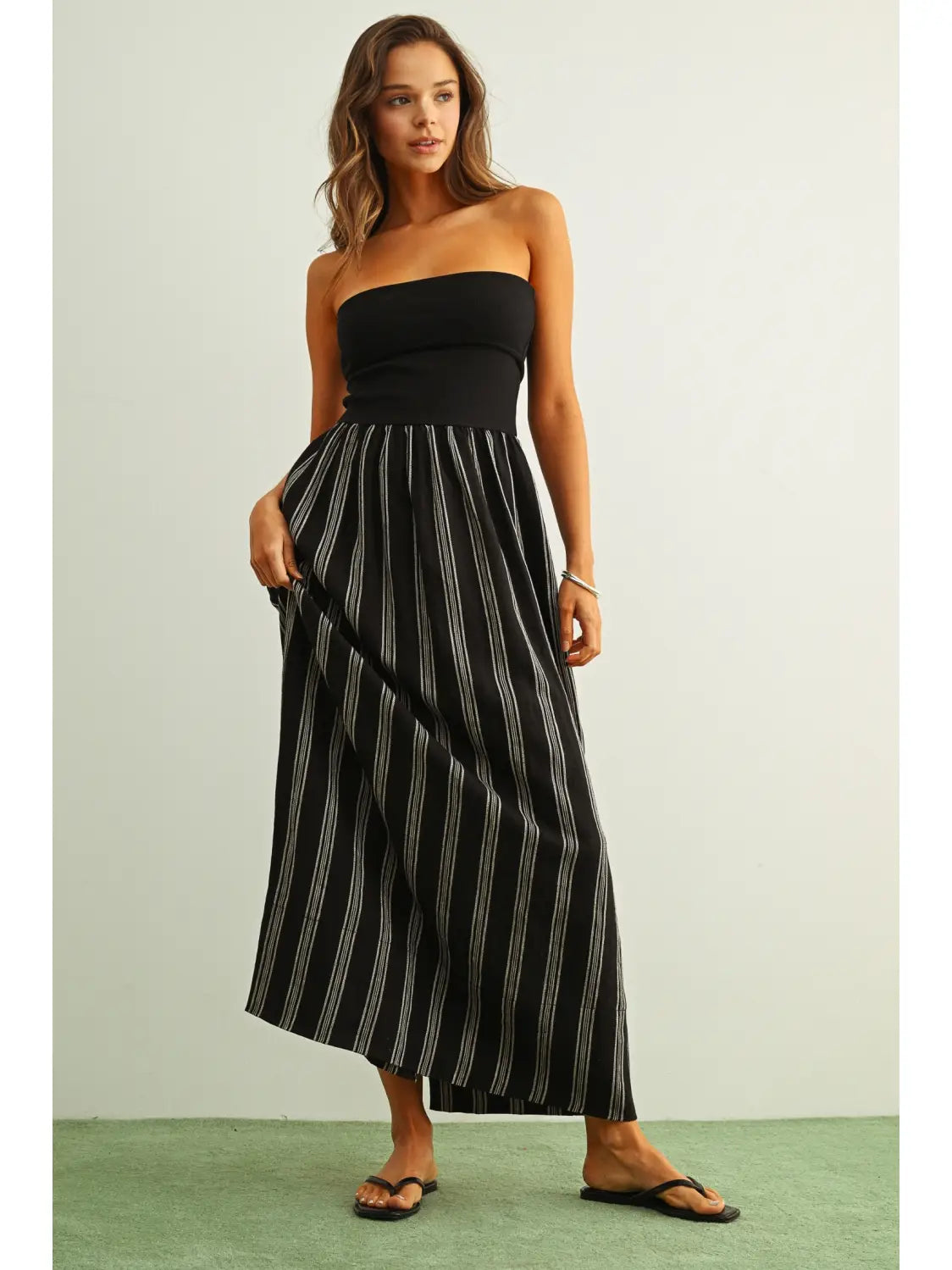 Striped Pattern Knit w/Ribbed Top Dress-Black