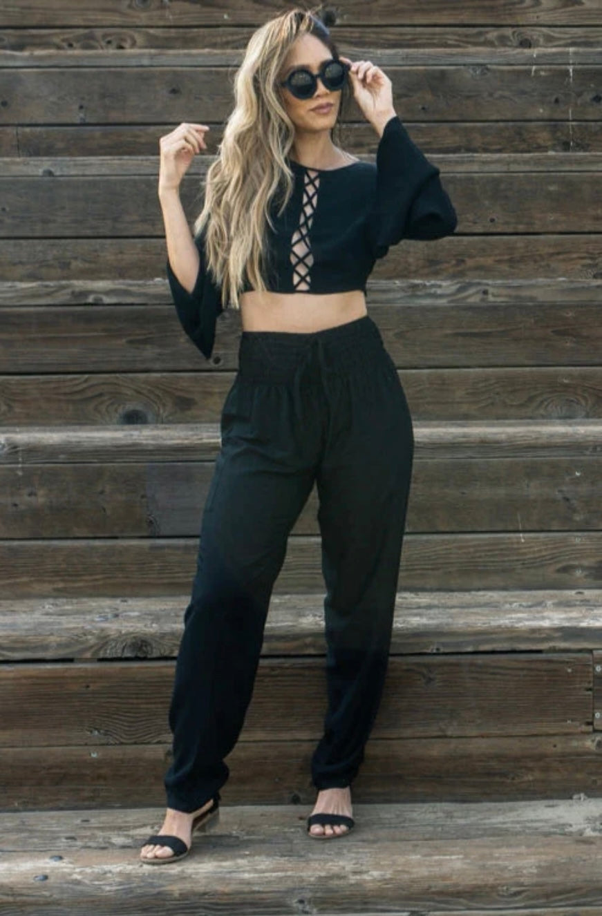 Petite Straight Leg Pants w/One Pocket--Black