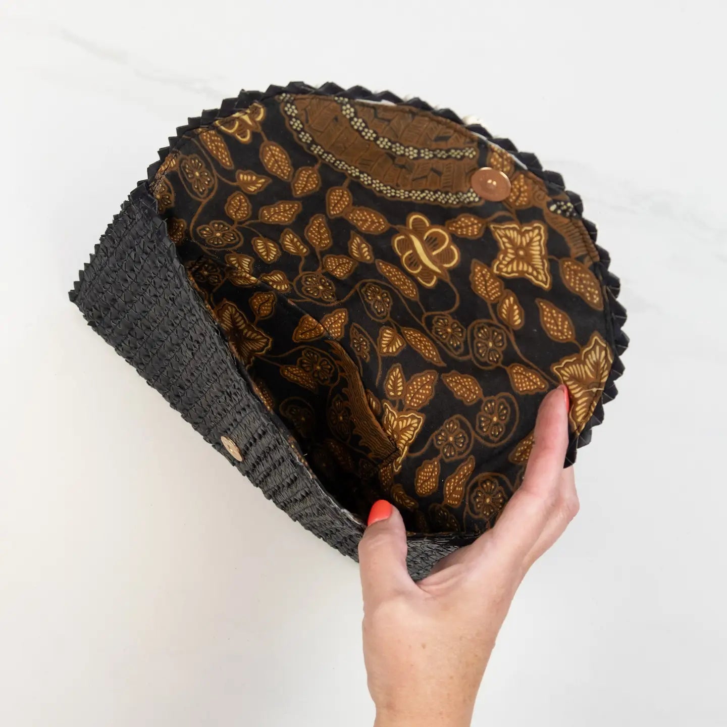 Straw Clutch-Black w/Cowrie Shell Trim