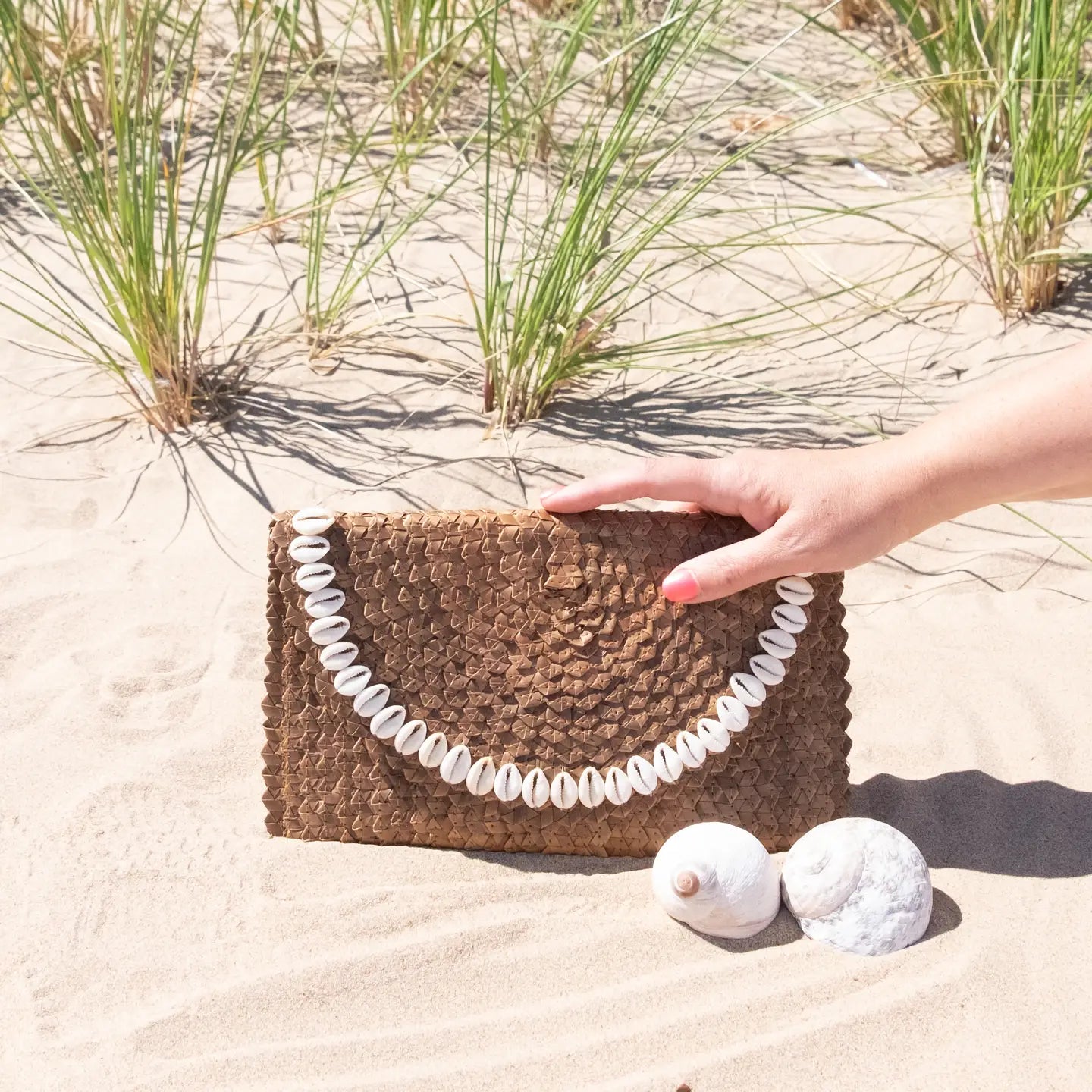 Straw Clutch-Natural Brown w/Cowrie Shell Trim