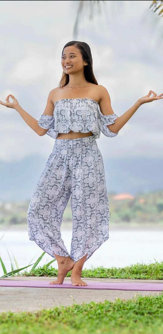 Flared Capris w/2 Pockets-Bohemian Goddess 2