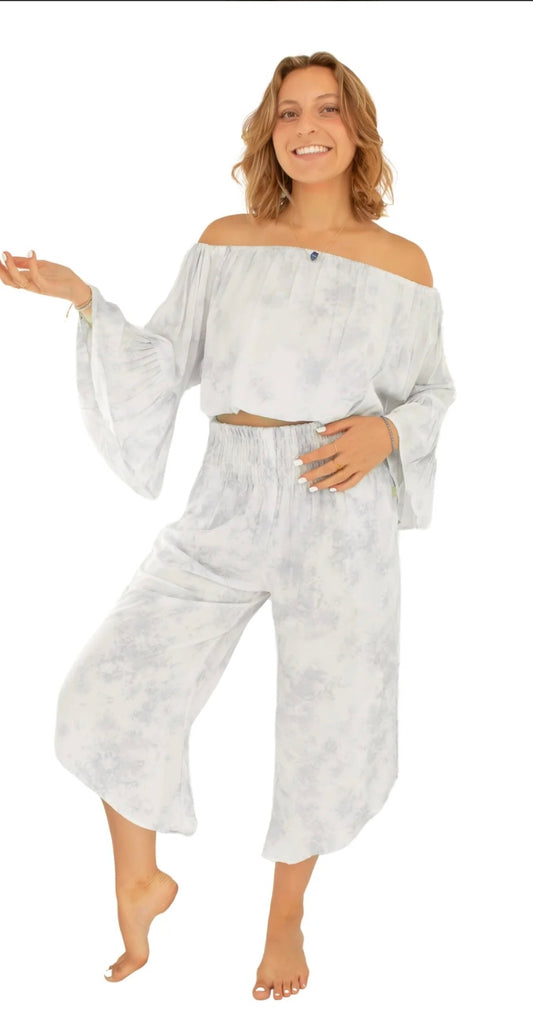 Flared Capris w/2 Pockets-Dreamy Clouds