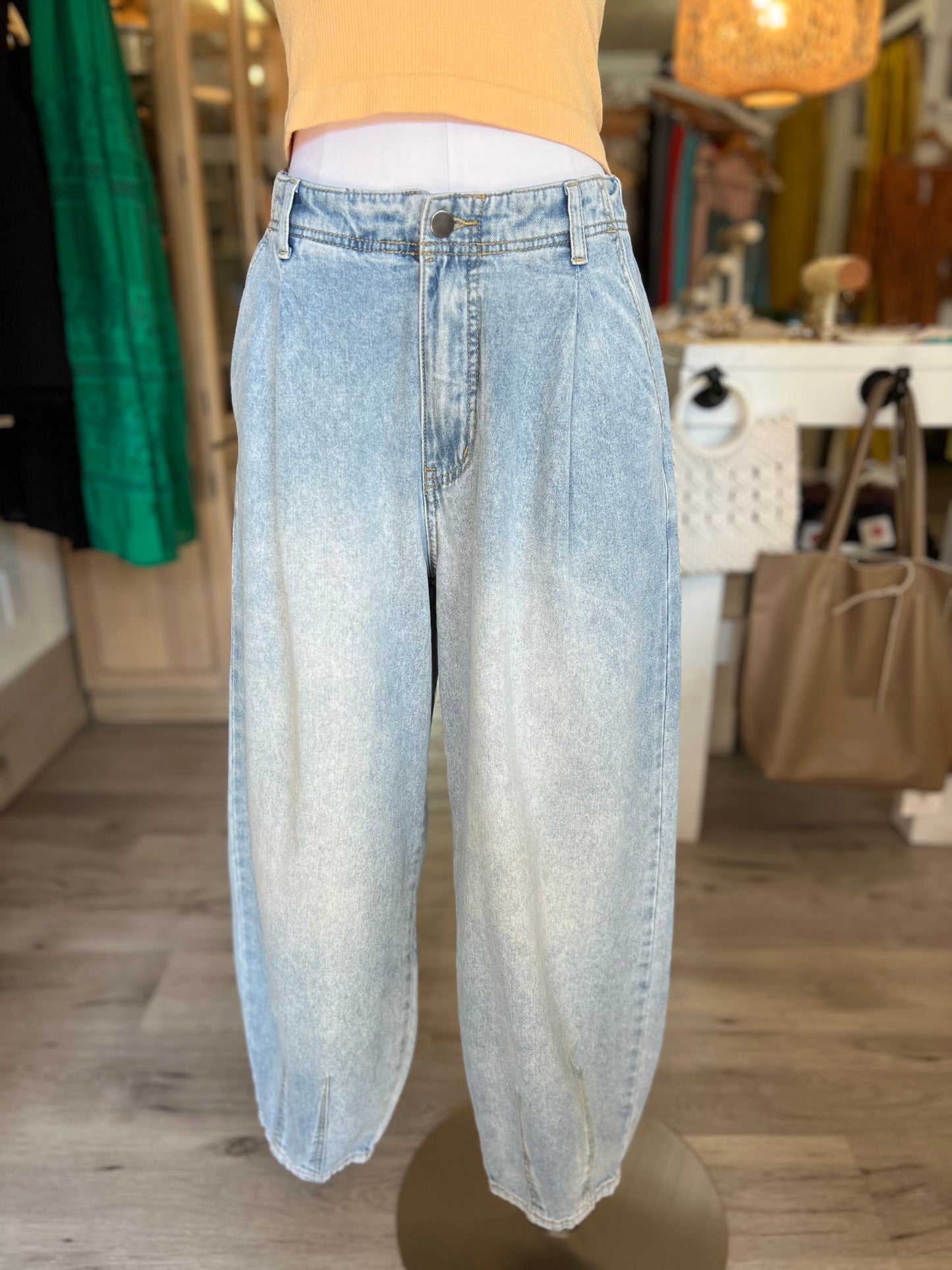 Loose Fit Denim Pants w/Pleat Detail