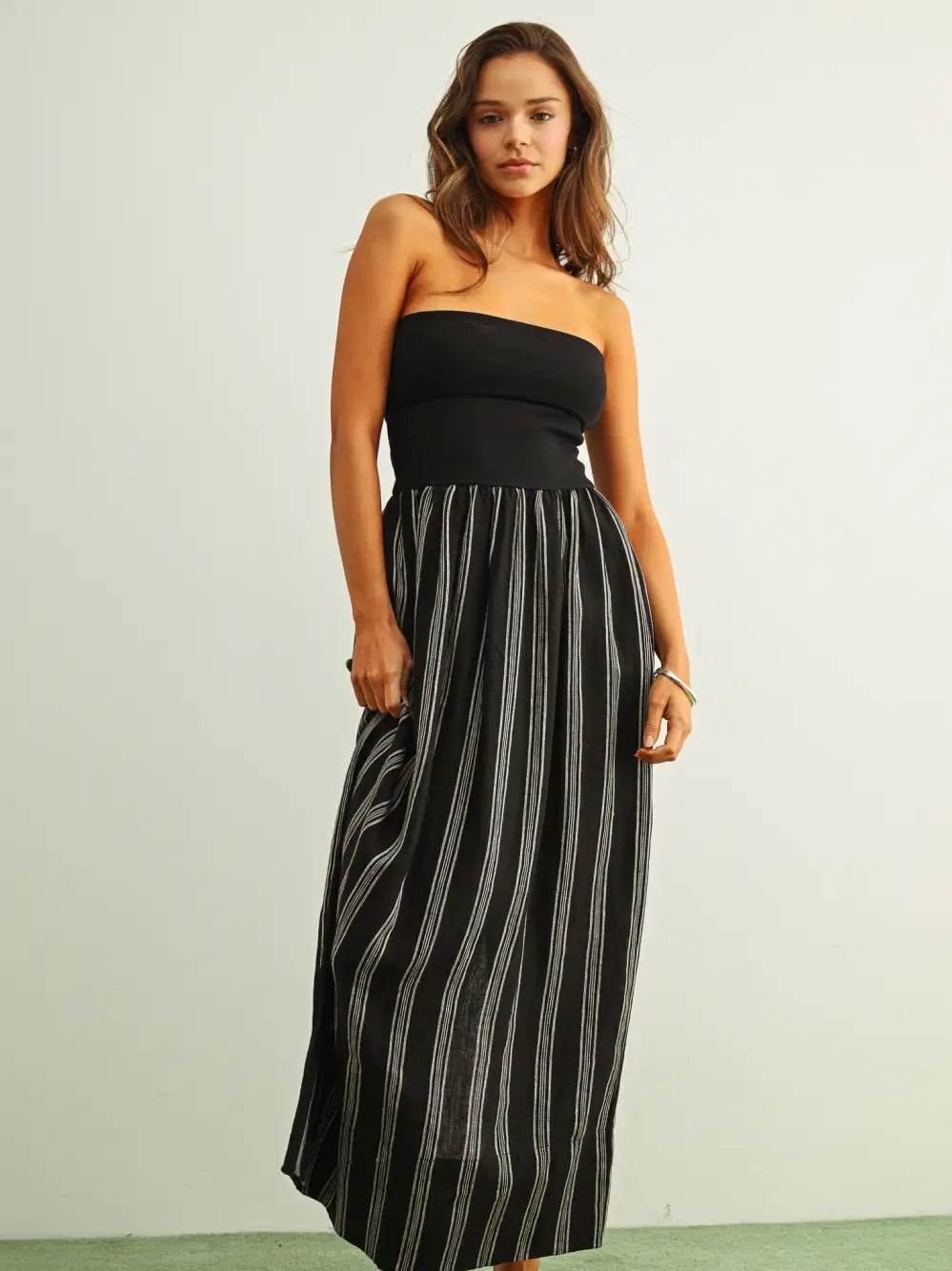 Striped Pattern Knit w/Ribbed Top Dress-Black