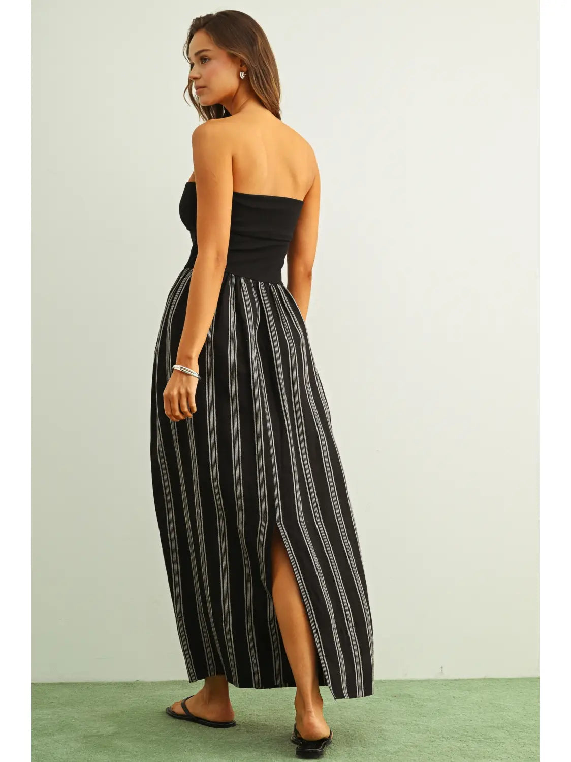 Striped Pattern Knit w/Ribbed Top Dress-Black