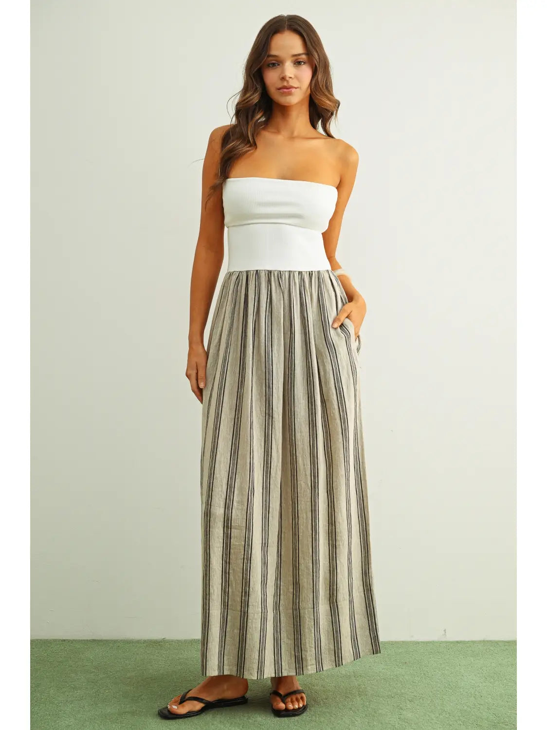 Striped Pattern Knit w/Ribbed Top Dress-White