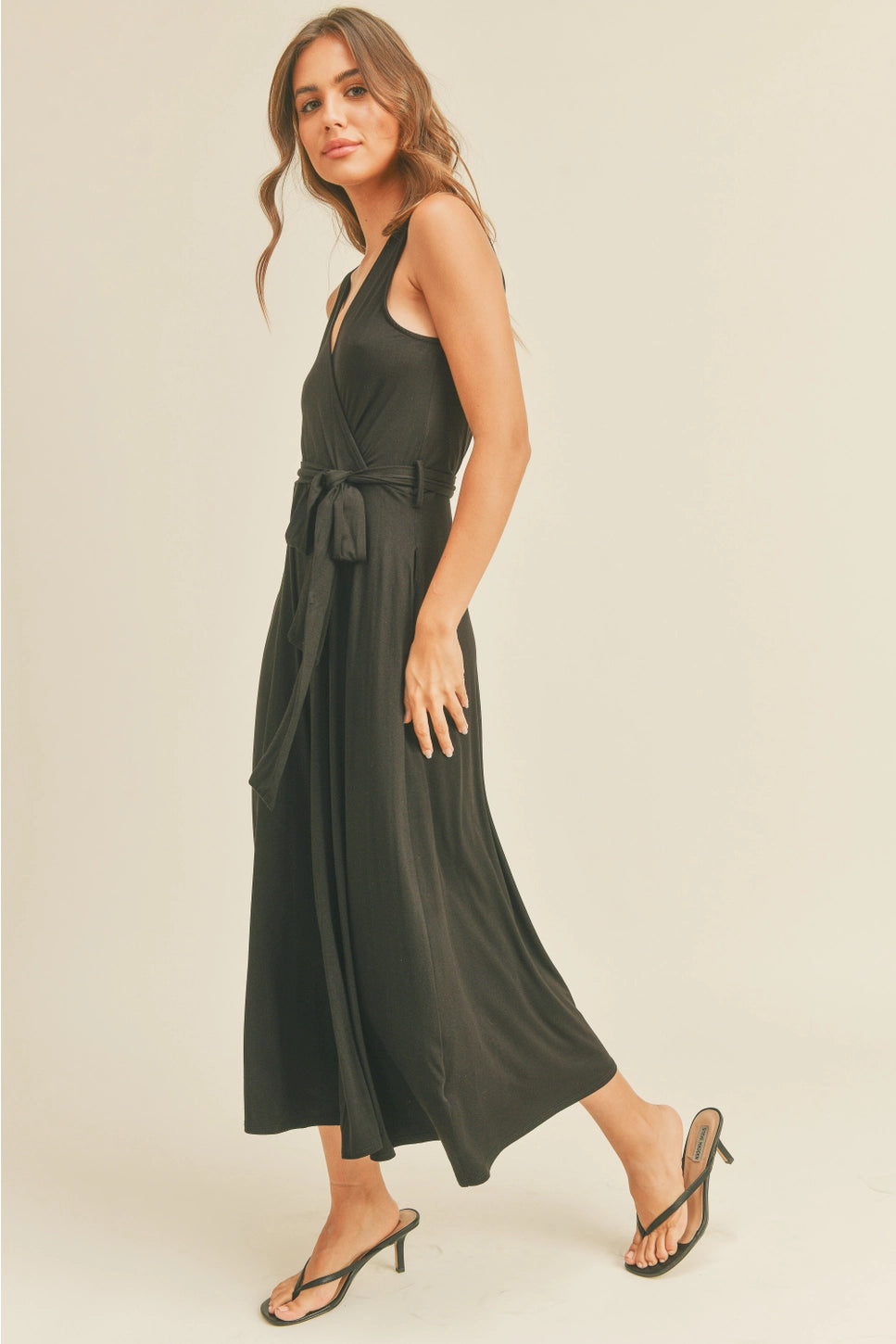 FINAL Sleeveless V-Neck Jumpsuit