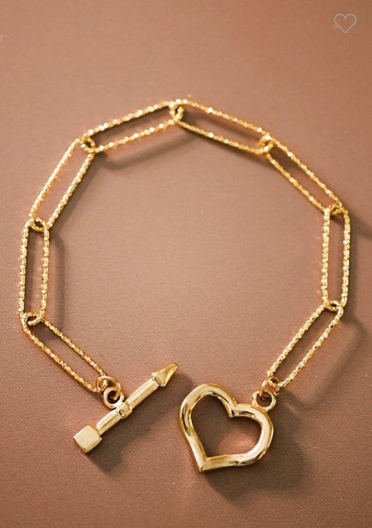 18K Non Tarnishing Stainless Steel Heart Toggle Bracelet